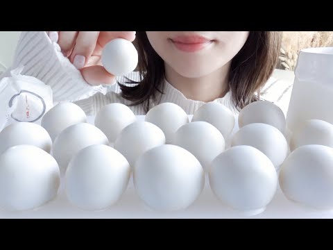 【咀嚼音】チョコレートで白あんを包んだ"しら玉"を食べる【ASMR/EATINGSOUNDS】