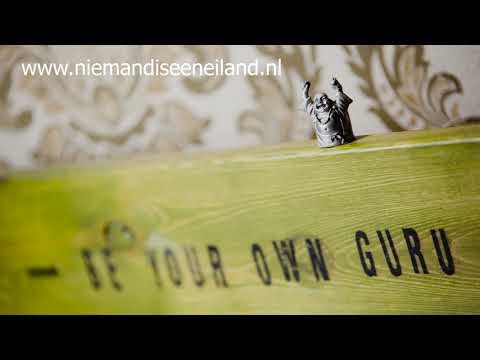 Video: Niemand Is Een Eiland