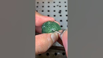 Chạm khắc nhẫn tỳ hưu đá ngọc bích