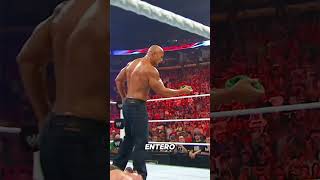 ¡The Rock intentó usar la muñequera de Cena y pasó ESTO! 😱😂 #wwe