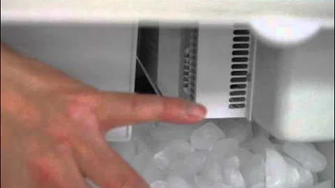 11-How to do if ice cubes freeze together and form into a lump of ice