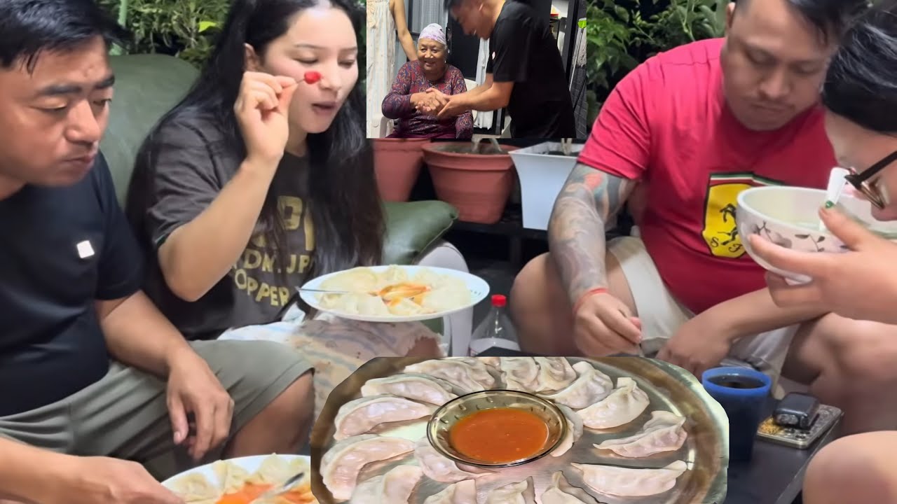 सपरिवार संग MoMo खायौ। Juicy Pork and Chicken Momo, आमा बाबाले पनि enjoy garnu भयो।