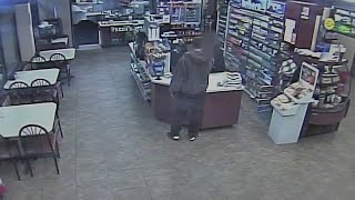VIDEO: Ashland police looking for man they say dropped drugs in convenience store
