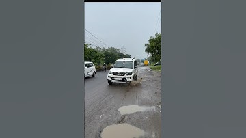 Scorpio Classic S11 Driving in Rain Status #shorts #scorpio #mahindrascorpioclassic #scorpiostatus