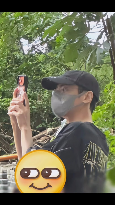 Xixi looking adorable with his mom in Chengdu ✨💞 '5/10/2025' #luoyunxi #shorts #罗云熙 #leoluo #羅雲熙
