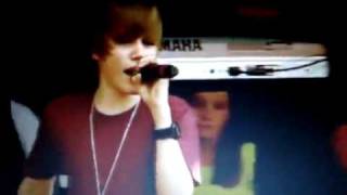 Justin Bieber LIVE at 2010 Easter Egg Roll - Part 1