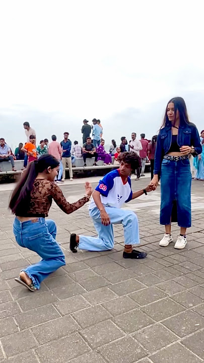 π₯°π
Muje to propose kar diya ladki ne π€β€οΈ#youtube #youtubeshort #yt #love #viral #trending #candy
