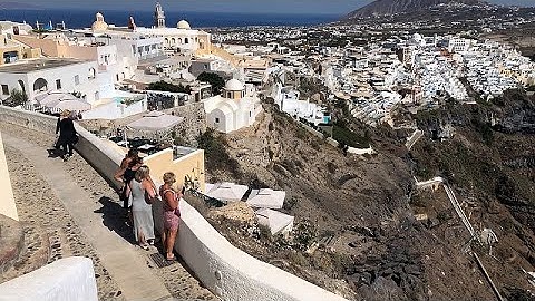 Σαντορίνη: Σημαντική μείωση των τουριστών στο πιο δημοφιλές ελληνικό νησί