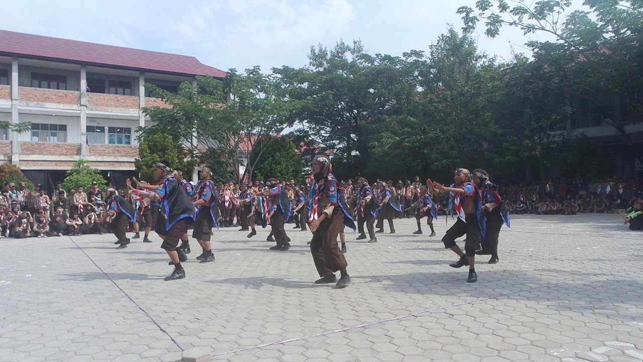 Battle Yel yel SMPN 6 VS SMPN 4