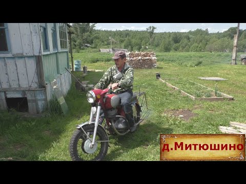 Остался последний житель в деревне. Глухая деревня в глубинке. Покинутая деревня. Заброшенные дома.