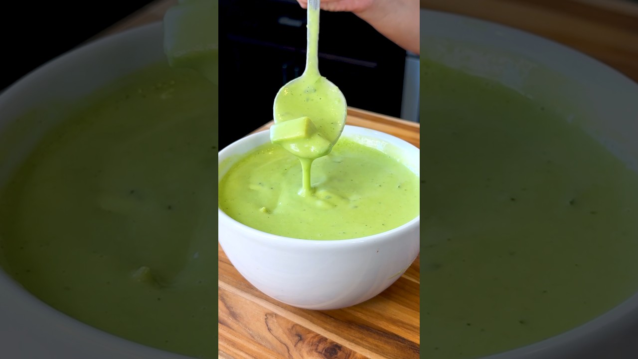 ⁣Cómo Hacer Salsa Verde de Aguacate Receta Fácil #shorts