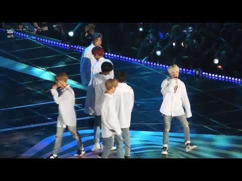 [HD]171202 Melon Music Awards 防彈少年團방탄소년단BTS -  Spring Day (春日/봄날)  fancam