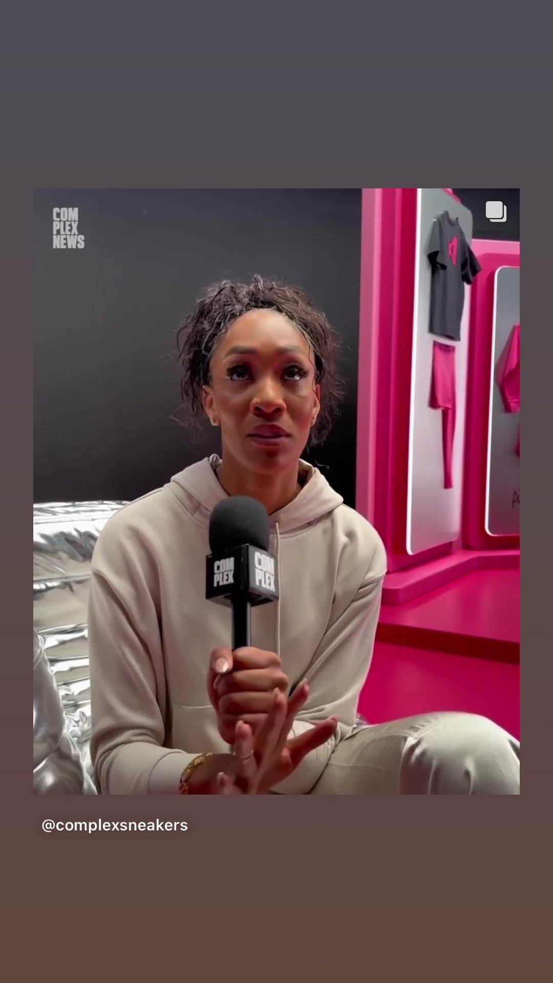 “THE SHOE IS ME” #hoodnews #ajawilson #nike #shoes #sneakers #trending #viralvideo #basketball #wow