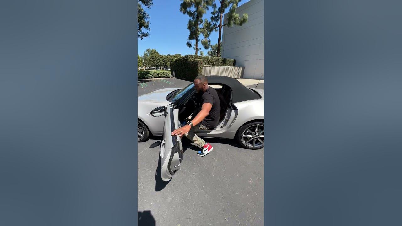 Can tall drivers fit into the Mazda MX5 Miata?? YouTube