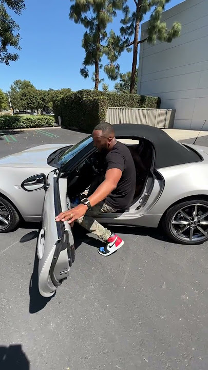 Can tall drivers fit into the Mazda MX-5 Miata??