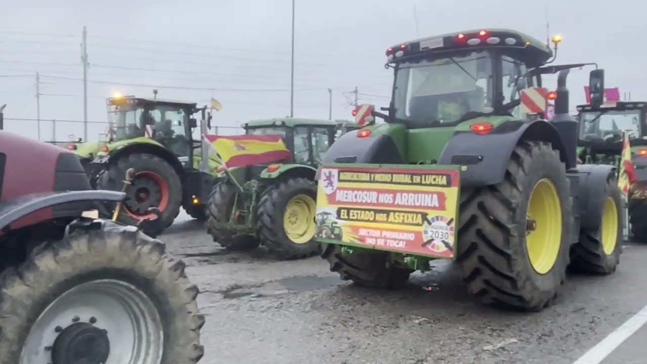 Primera tractorada en León contra el acuerdo con Mercosur y los recortes de la PAC