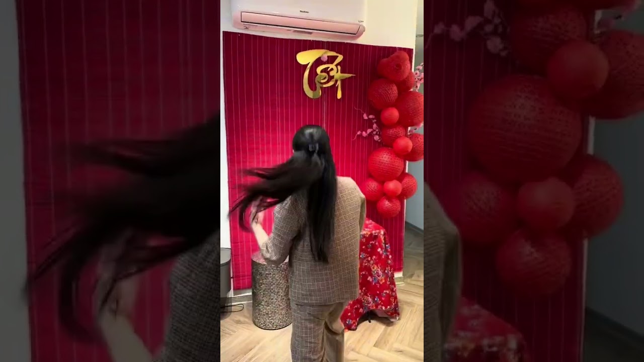 Đỏ tươi rộn ràng trang trí Tết 