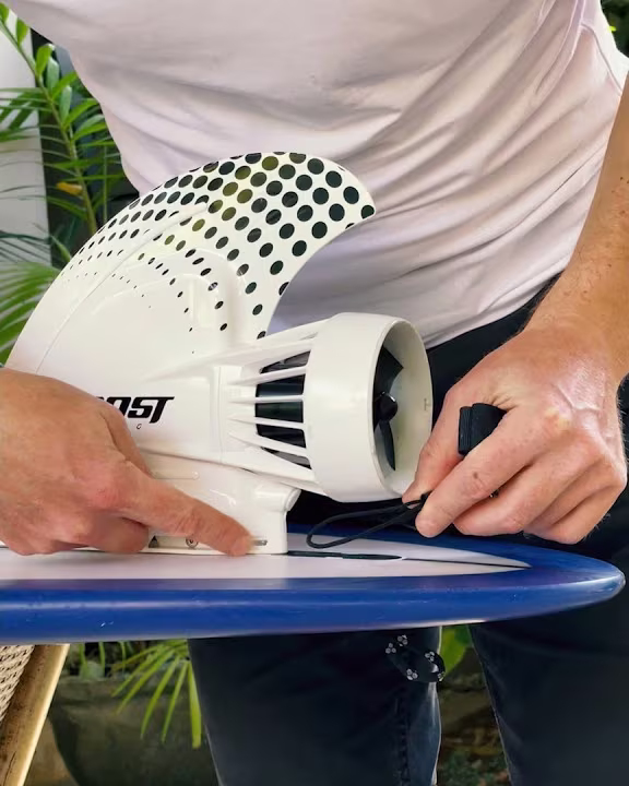 How To Attach The Boost Fin Leash
