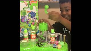 JJTHEGAMER Unboxes the Nickelodeon Slime Studio by Cra Z Art.