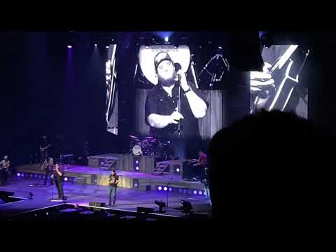 Luke Combs - Even Though I'm Leaving