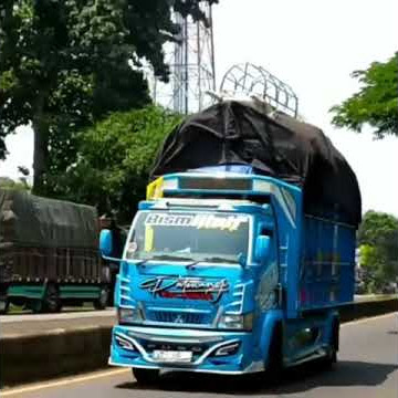 truk muat keranda laka tol Weleri ripus kiri meninggal