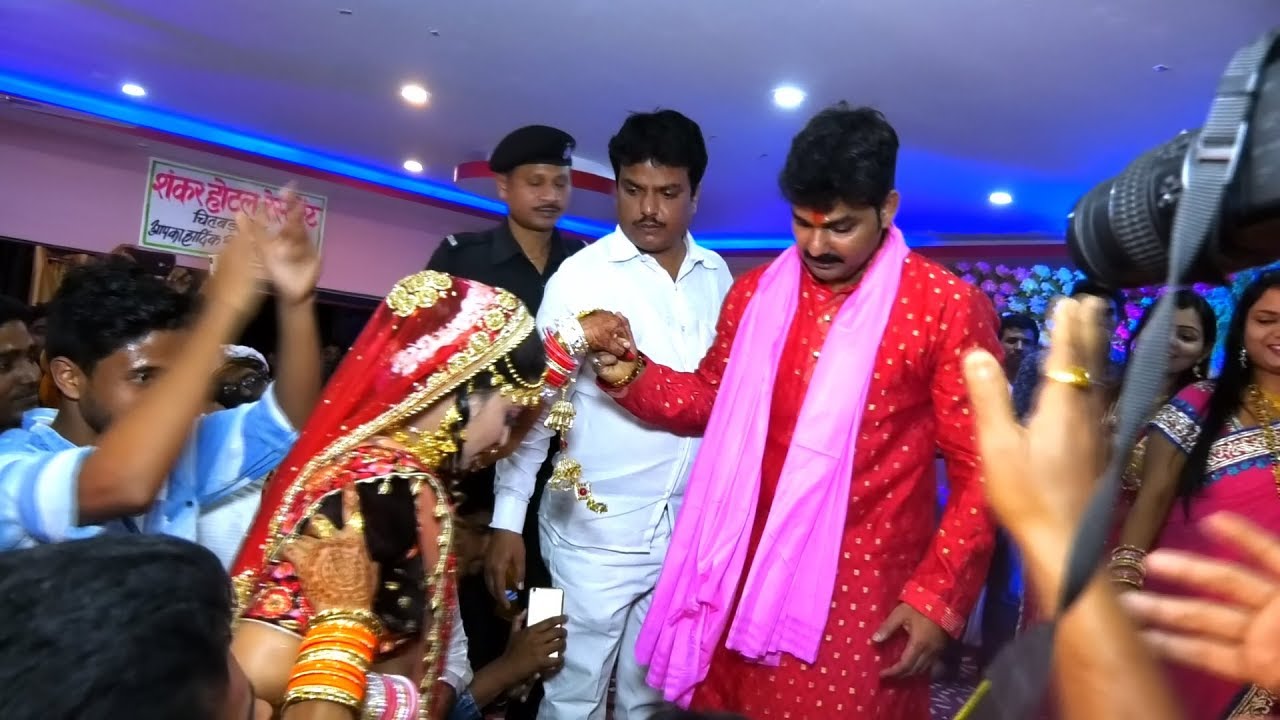 पवन सिंह पहली बार ज्योति सिंह हाथ पकड़े तब  !! pawan singh marriage !! ज्योती सिंह का विडियो