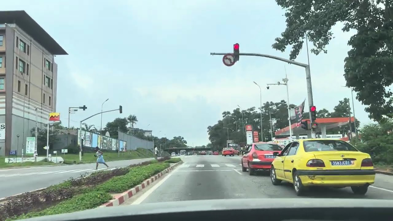 Welcome to Abidjan: One hour Scenic Ride from Abidjan Mall to Grand Bassam via Plateau