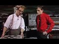 Capture de la vidéo Thomas Dolby Demonstrates Synthesizers (1982)