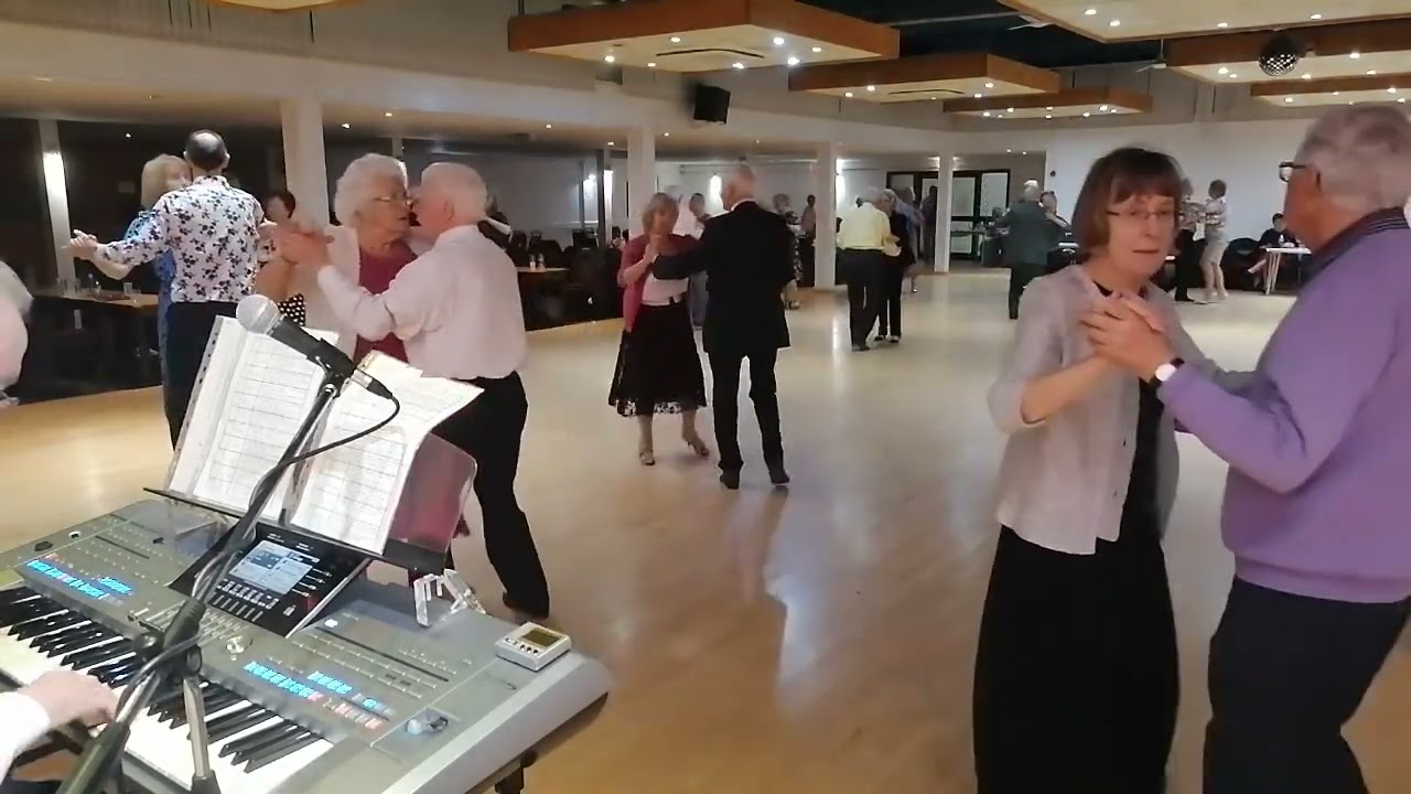 Larry Green - With One Look @ Thorngate Halls Gosport.