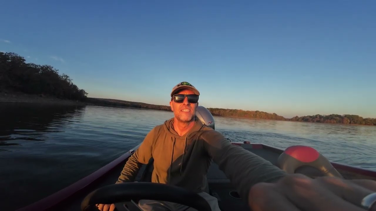 Fishing ahead of the cold front #arkansas #bassfishing