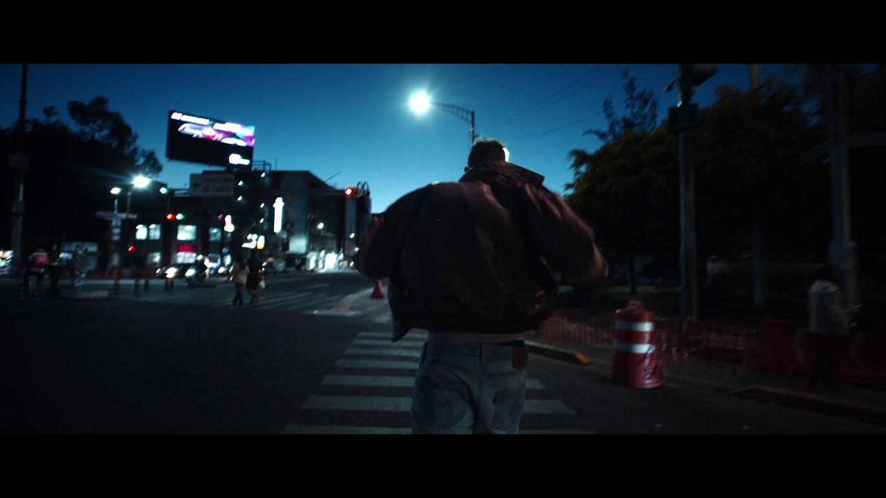 Sleduj Giorgio Siladi - Todo Se Mueve (Video Oficial) na YouTube