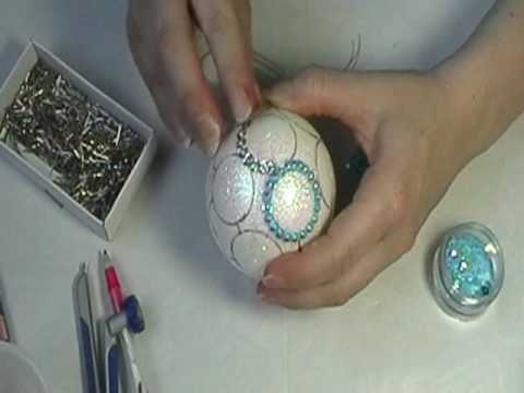 Making a Bubbles sequined and glittered Christmas Ornament