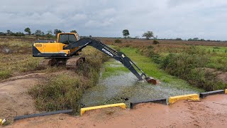 LIMPANDO RIO🌊 COMEÇANDO PERTO DA PONTE- Escavadeira hidráulica op iago
