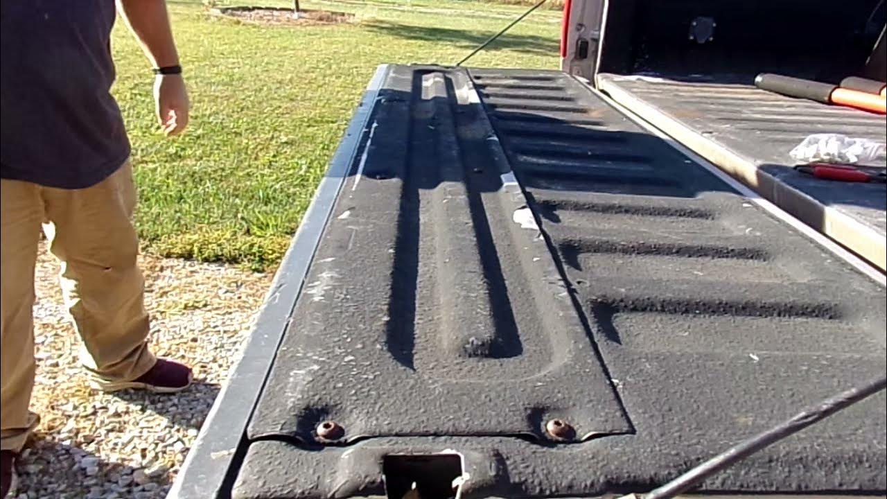 Fixing A 1999 Ford F250 Tailgate - YouTube