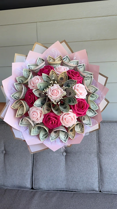A pink money bouquet #viral #flowers #diy