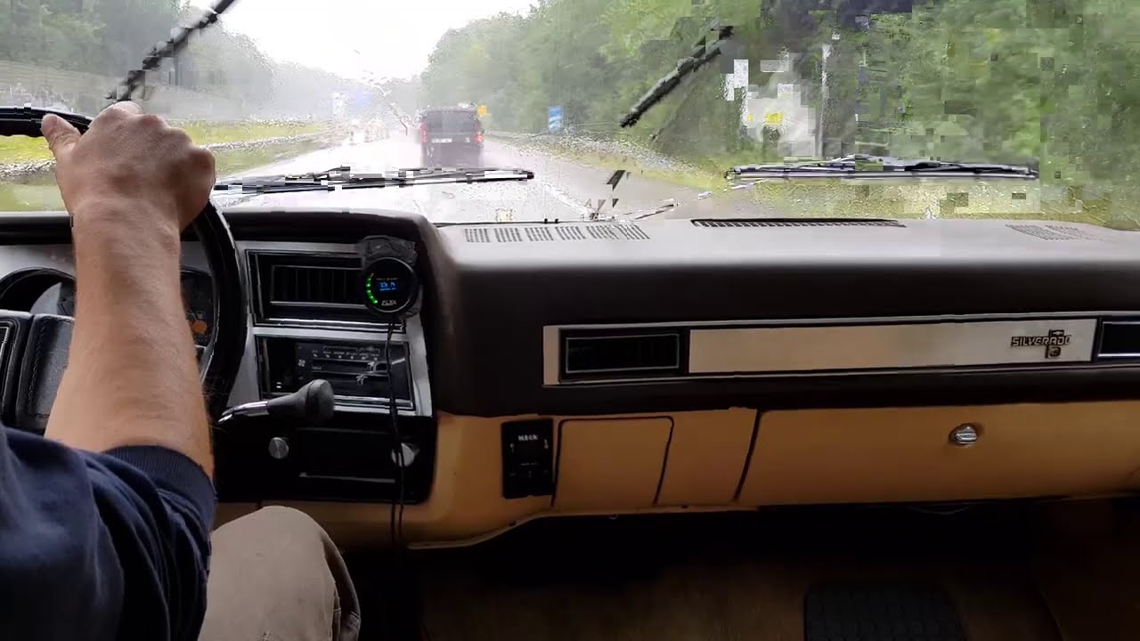Chevy Suburban 350 v8 AFR Test edelbrock AVS 2 650 cfm - YouTube