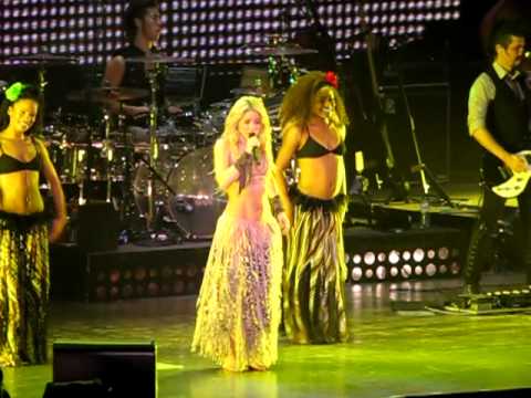 Shakira - Waka Waka live @ Ahoy Rotterdam 2010 - YouTube