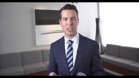 What is the difference between a round or anatomic breast implant?