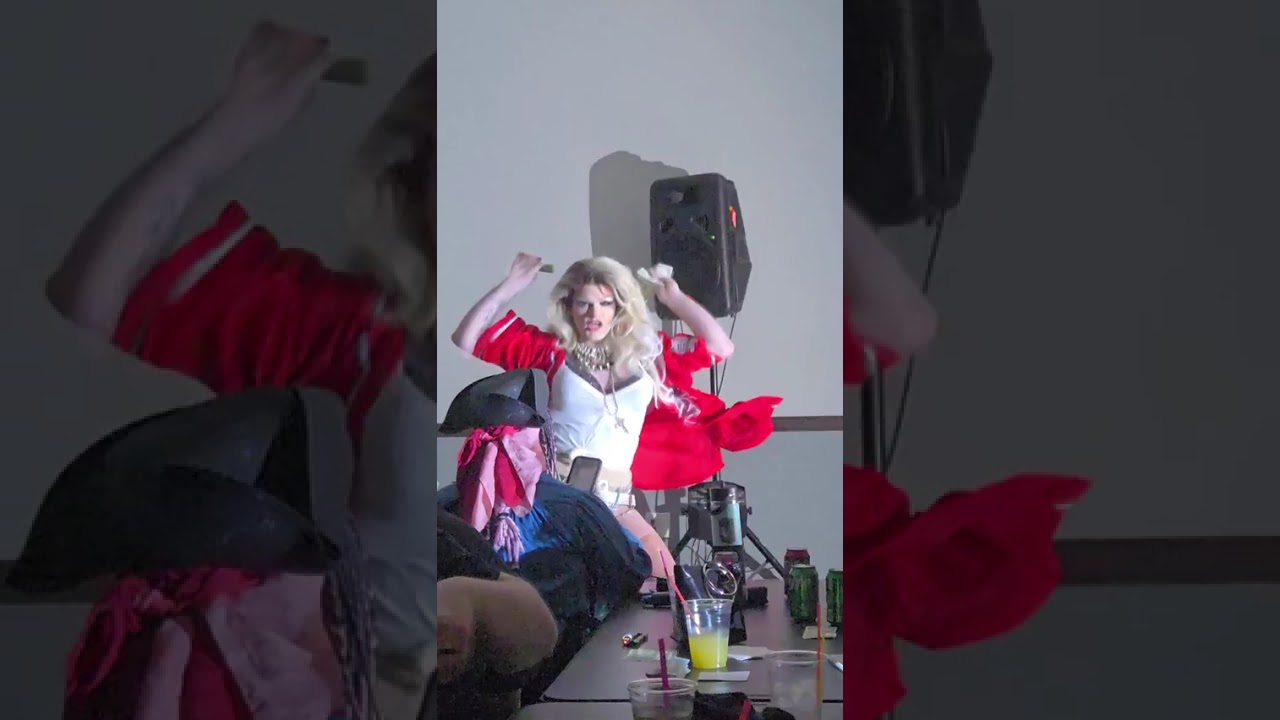 Summer Fun performing Spots Car/Buttons