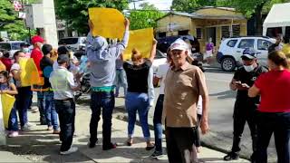 Protestan por la falta de agua potable en Tamboril, Santiago