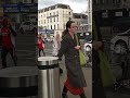 倫敦King's Cross震撼街頭演出|重金屬鼓聲點燃整個車站! Epic Street Drumming at London King's Cross|Heavy Metal Beats Roc
