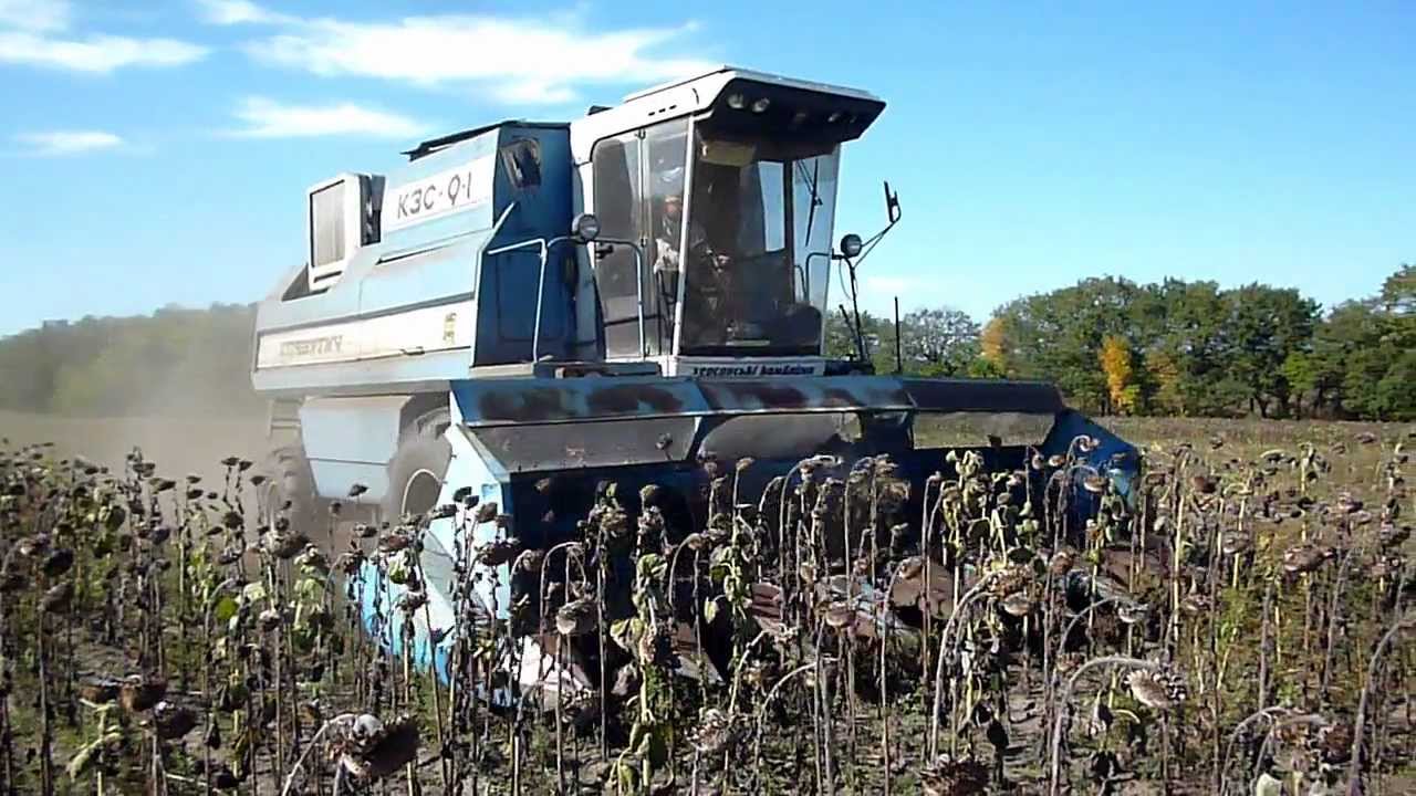 Уборка комбайном видео. Зерноуборочный комбайн КЗС-9-1 "Славутич". КЗС 9.1 Славутич. Комбайн КЗСР-9 Славутич. КЗС-9 «Славутич».