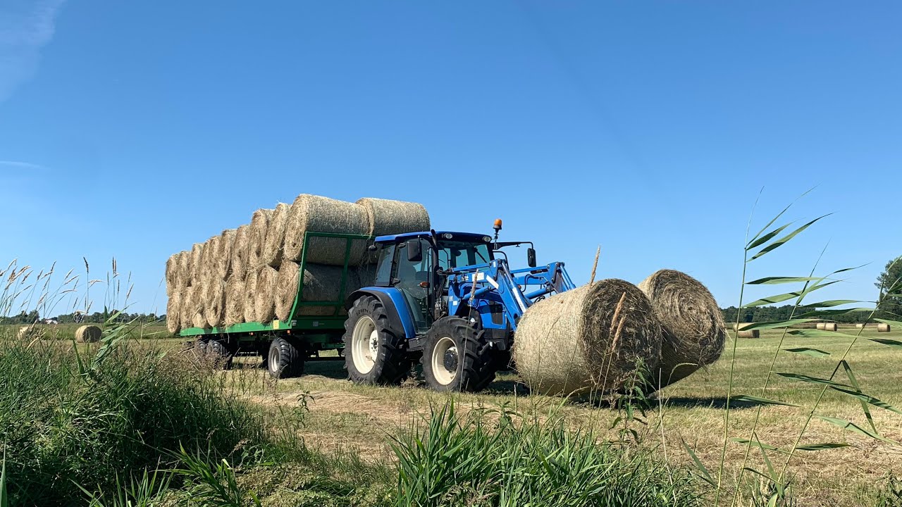 Wyjazd z pełną przyczepą siana z torfowej łąki | NH T5060 Engine Sound