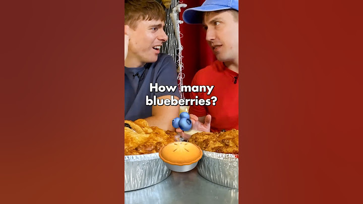 Two Brits try Blueberry Pie!