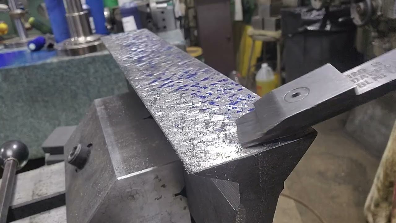 Экспериментирую с новым цветом для окрашивания в синий цвет, одновременно обрабатывая уникальный ...