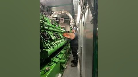 White Harvest Energy - Cleaning Spark Plug Tubes on MWM TCG 2020 V20