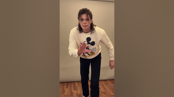 Fabio Jackson almost does the lean with socks #lean #smoothcriminal