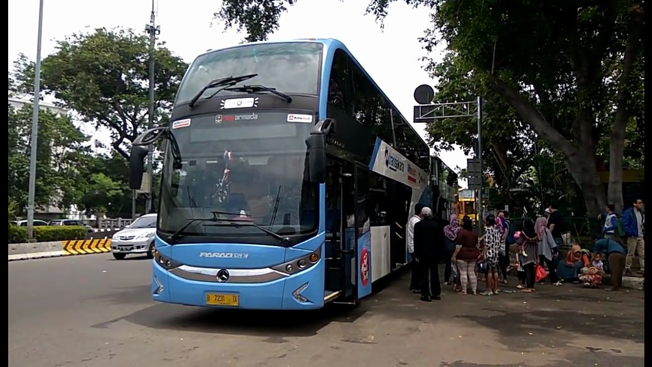 Petualangan di Atas Roda: Menjelajahi Rute Jakarta-Malang dengan Bus Tingkat (Fiksi)