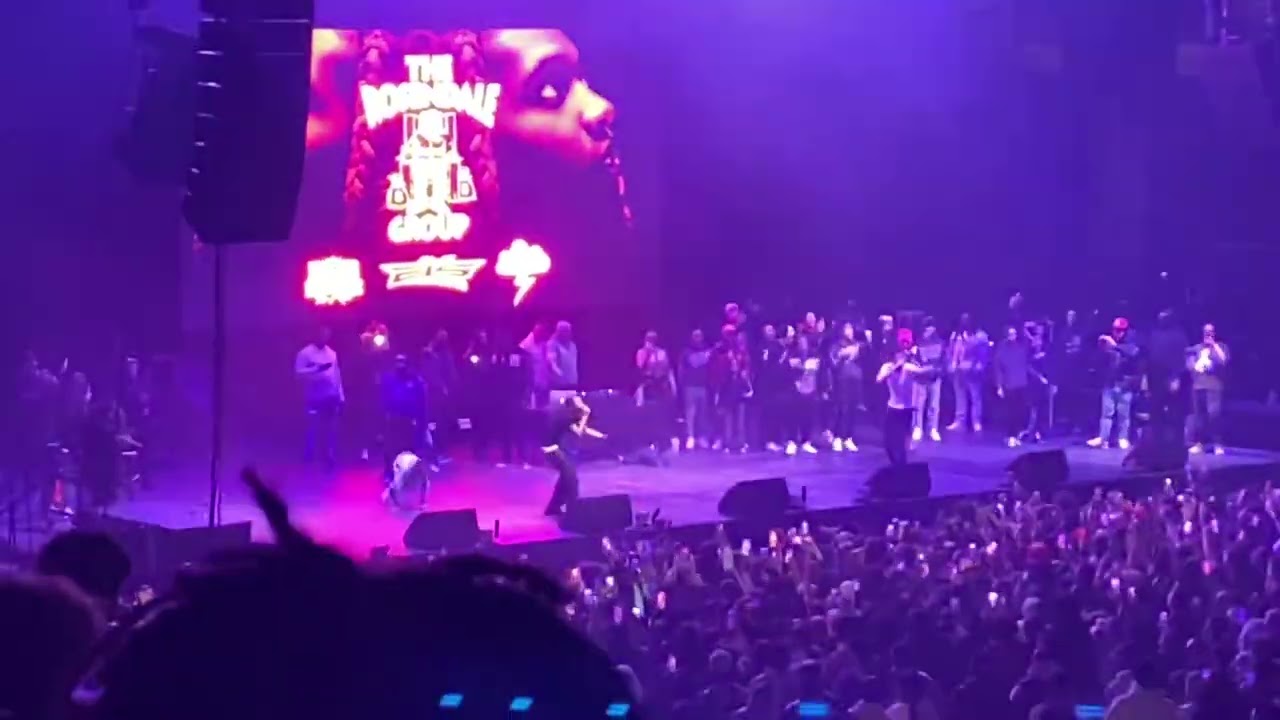 DD Osama brings out Lil Mabu @ Lil Durk’s “7220” Deluxe Tour - “Throw” & performs “Dead Opps”