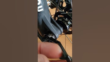 How to release a Rockshox 15mm thru axle.